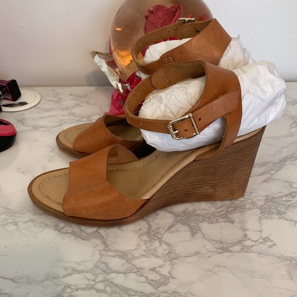 ‼️DONATED‼️ Sandals - Picture 2 of 5